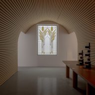 Shigeru Ban exhibits Frank Lloyd Wright's Taliesin lights in paper-tube tunnel