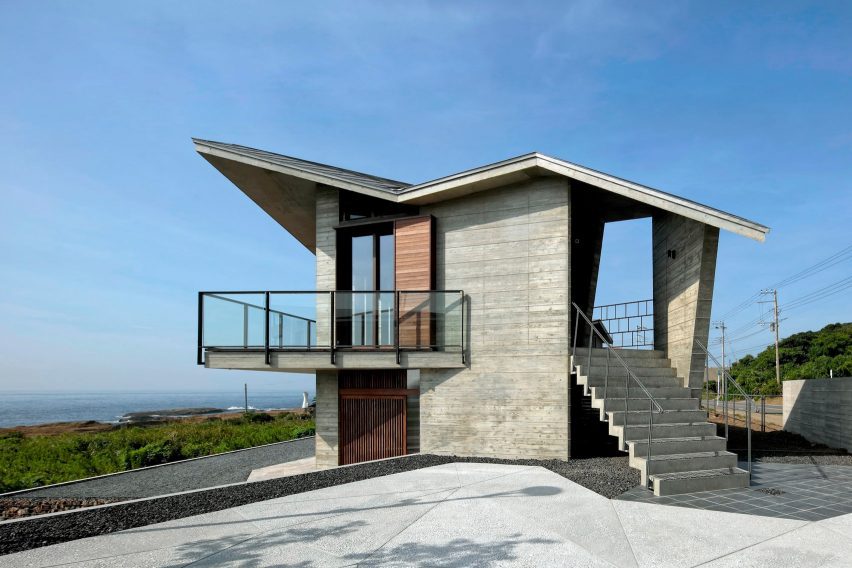 Exterior of Villa MKZ by Takeshi Hirobe Architects