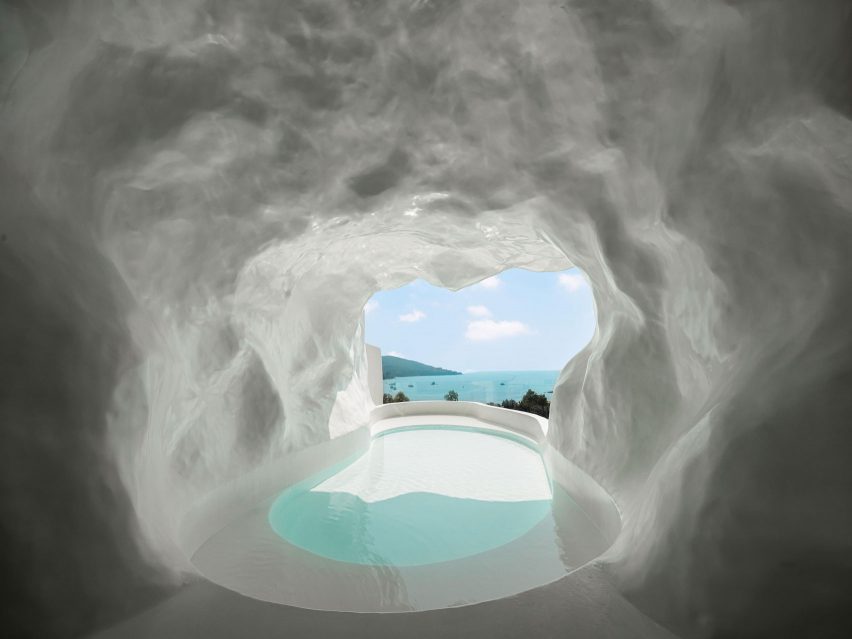 Cave-like swimming pool