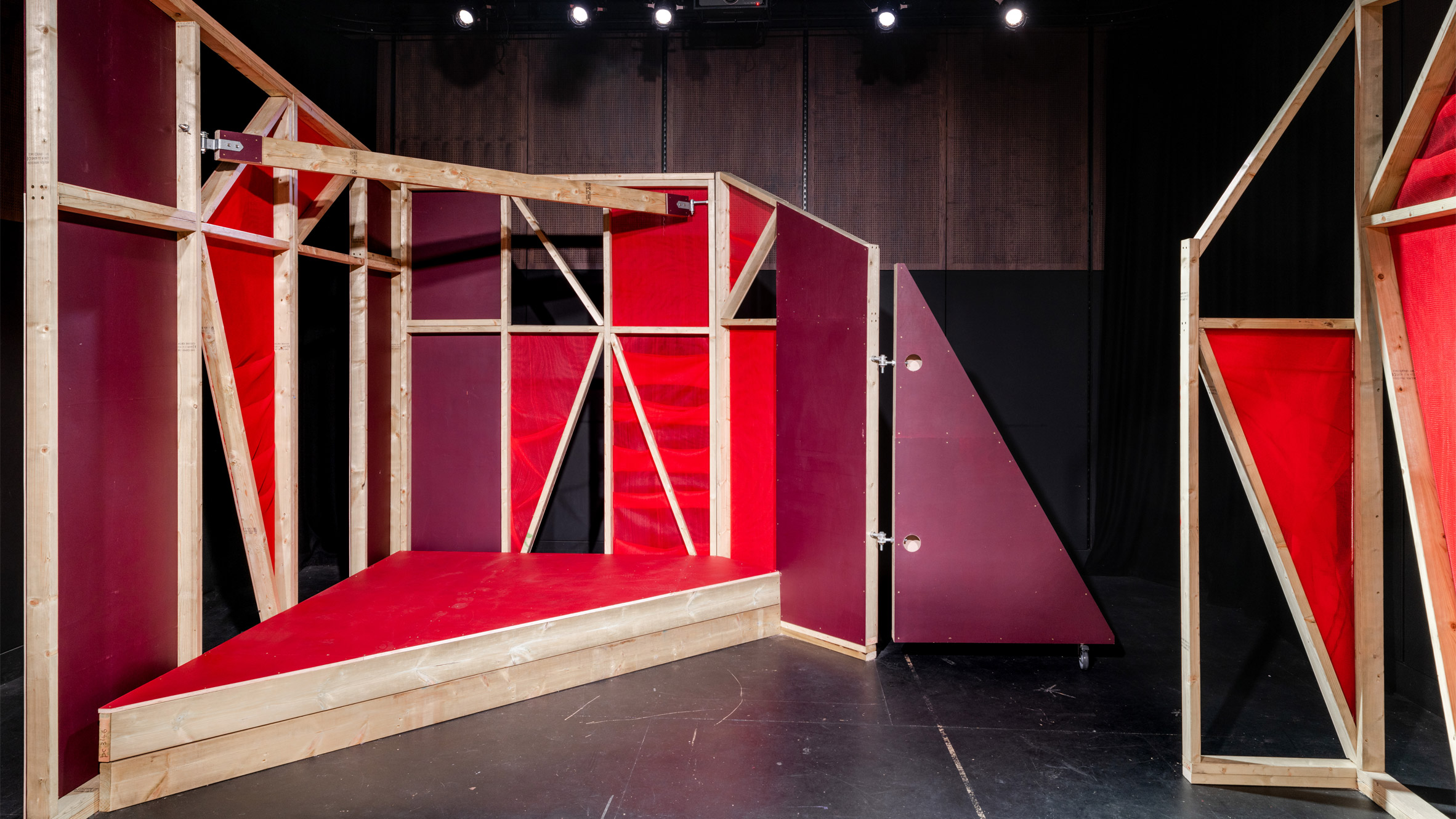 School children design and build performance space in London theatre - Vimarsana News