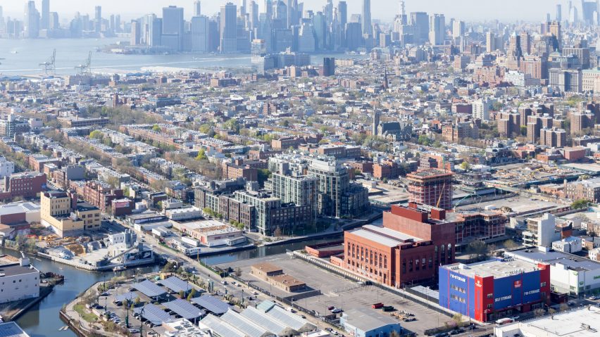 Powerhouse arts with Brooklyn and Manhattan skylines