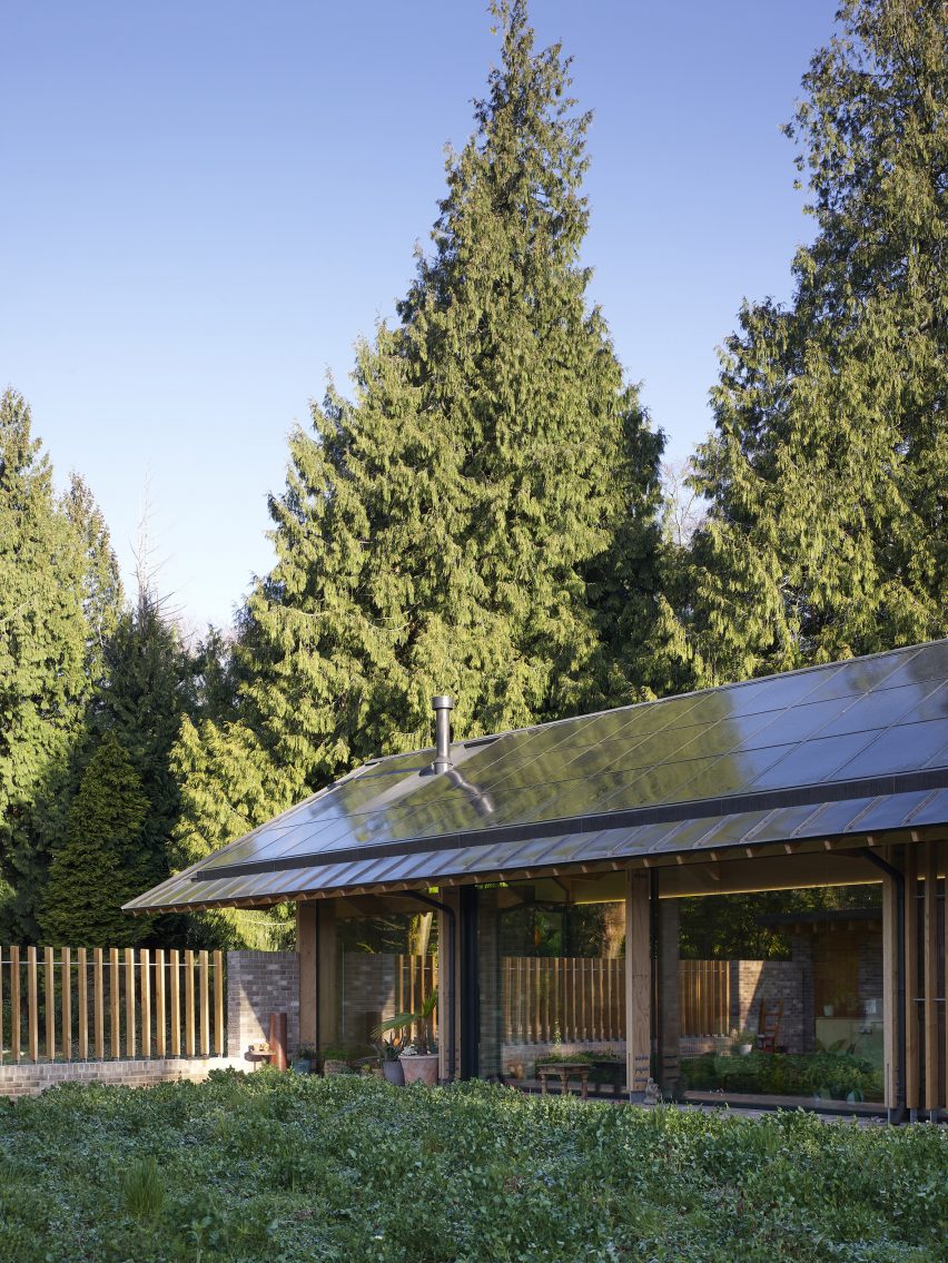 Exterior photo of Chestnut Plantation by John Pardey Architects