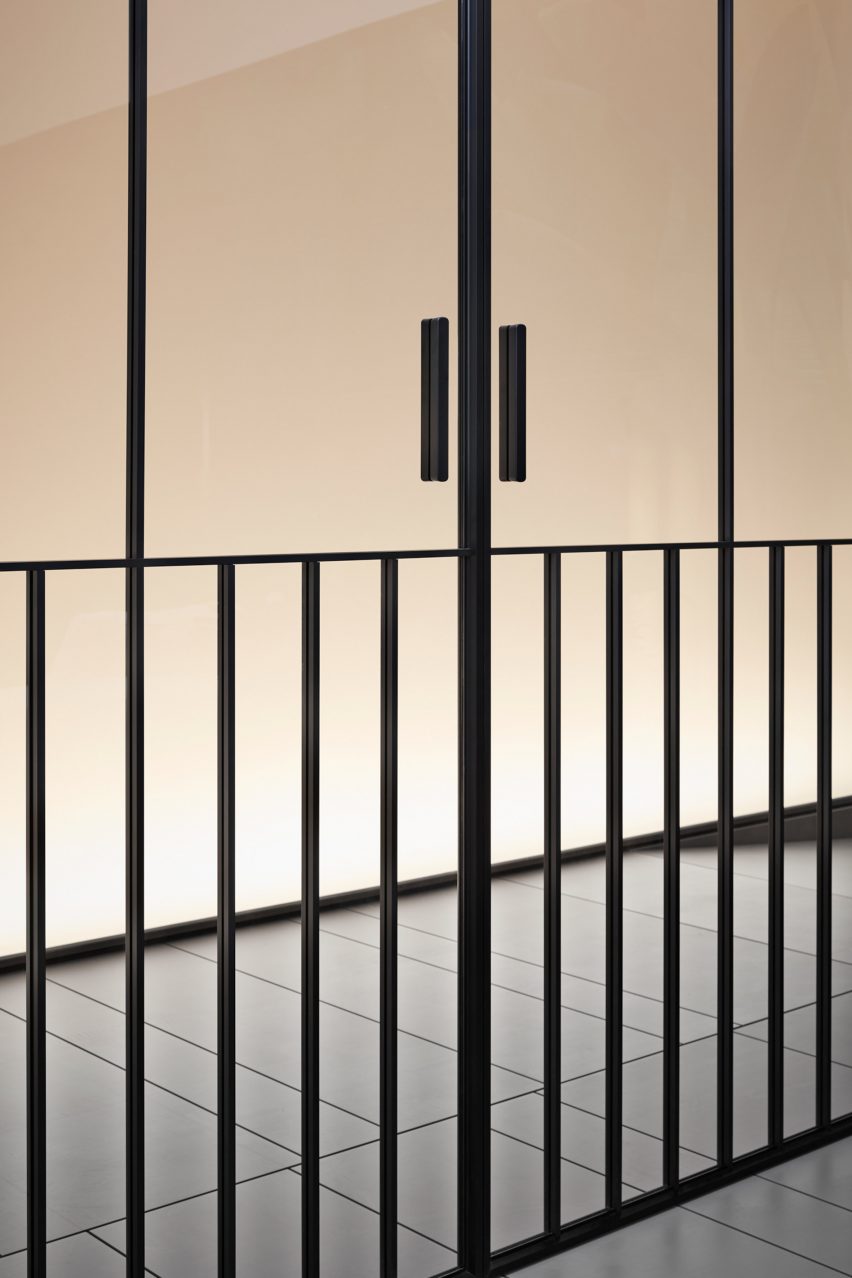 L7 Times door system by Piero Lissoni for Lualdi