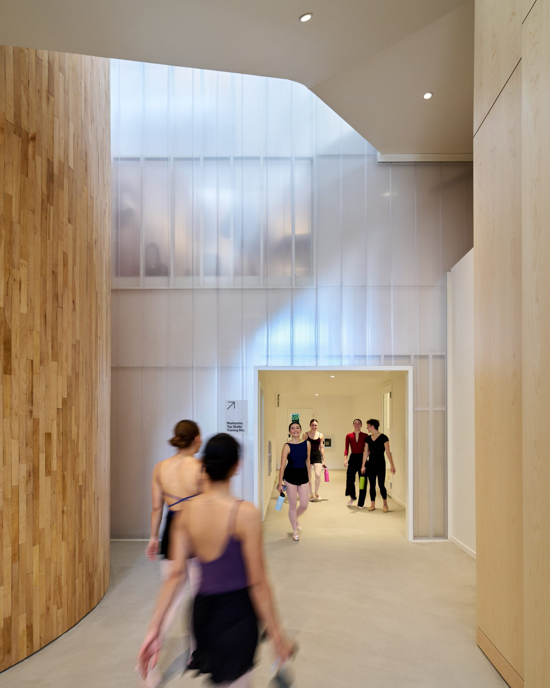 Dance school by LOHA with polycarbonate walls 