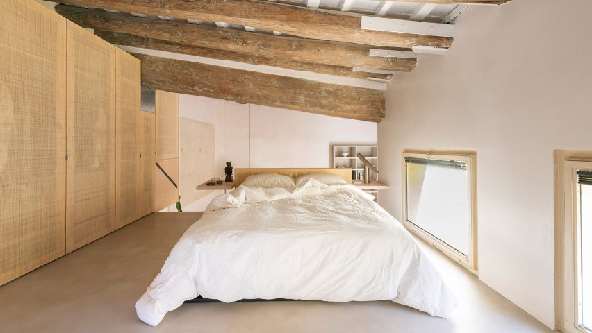Bedroom in Palau apartment in Barcelona