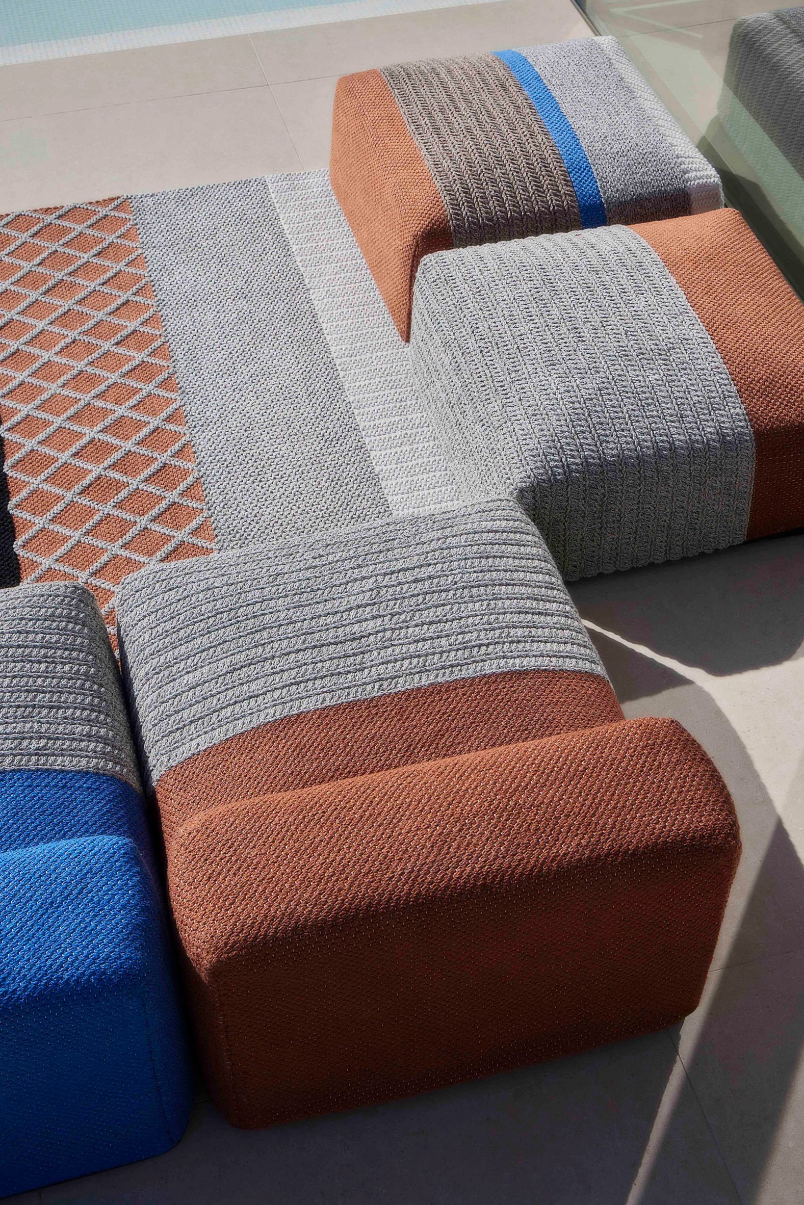 Mangas Outdoor rug and seat cover collection