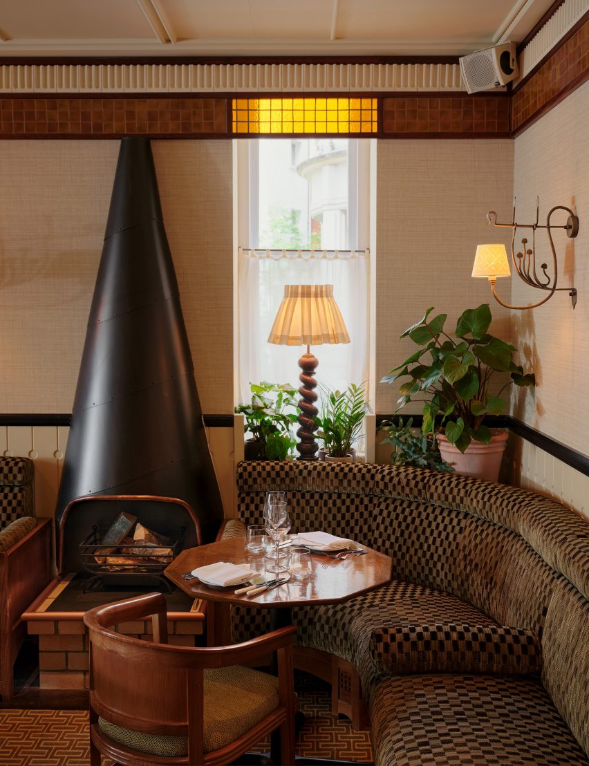 Pirajean Lees creates Arts and Crafts-style interior for Mayfair restaurant