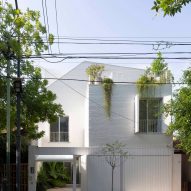 Casa Vedia by BHY Arquitectos