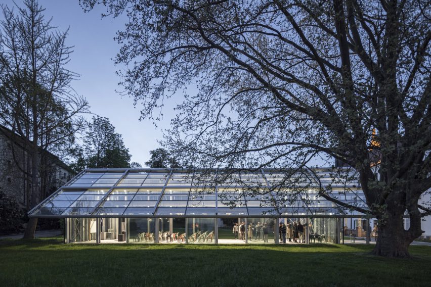 Exterior photo of Mendel's Greenhouse by Chybik + Kristof 