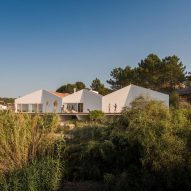Falcão de Campos designs zigzagging vacation villa at Comporta beach