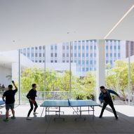 People playing table tennis at the Hammer Museum in Los Angeles by Michael Maltzan Architects