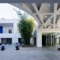 Outdoor courtyard at the Hammer Museum in Los Angeles by Michael Maltzan Architects