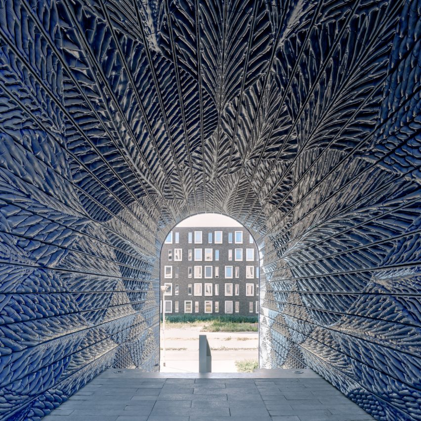 New Delft Blue 3D-printed ceramics archway by Studio RAP