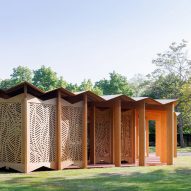 Serpentine Pavilion de madera circular por Lina Ghotmeh