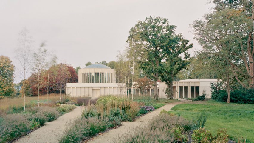 Exterior of Hampshire temple by James Gorst Architects