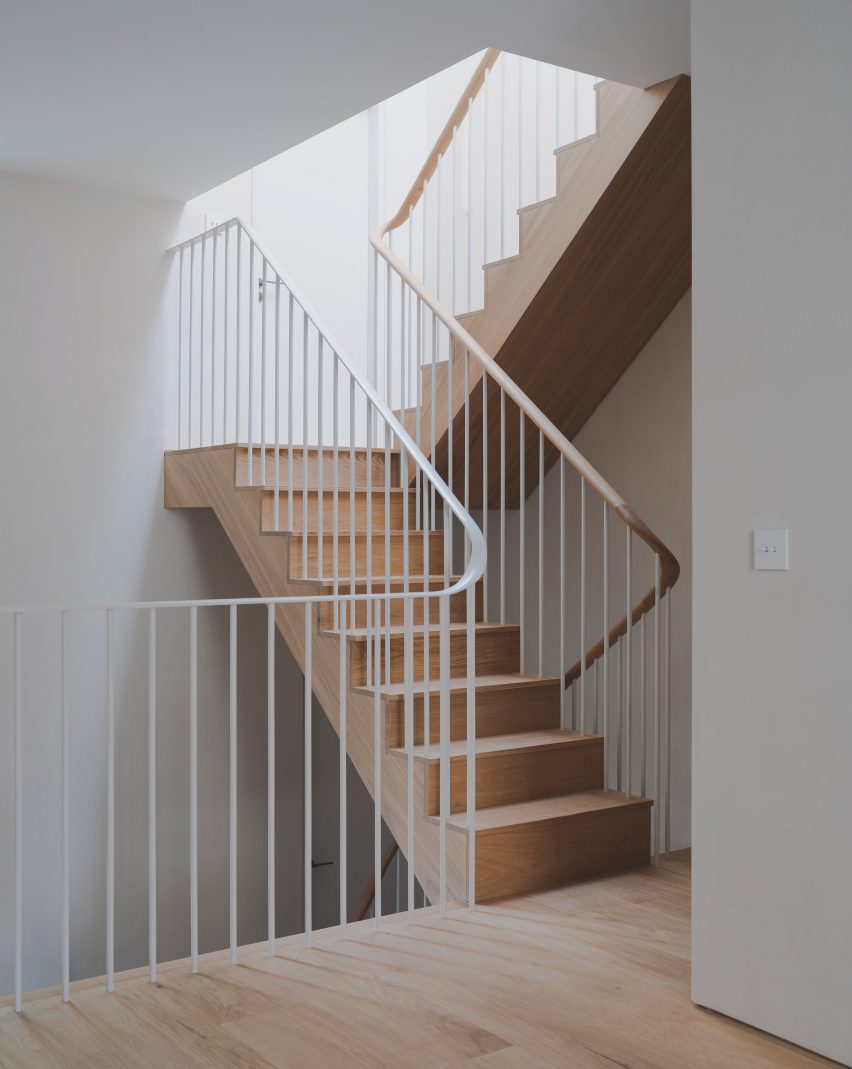 Staircase in Chelsea Mews House