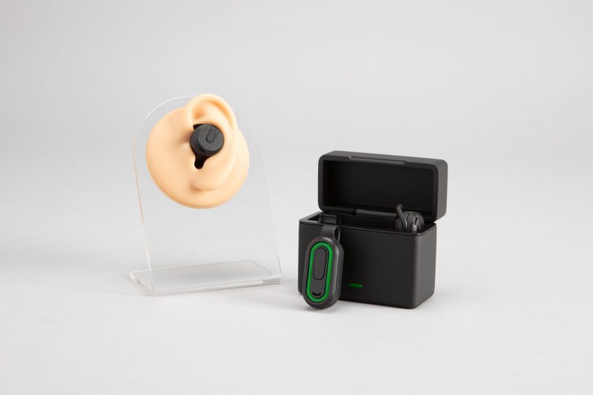 Noise monitoring and protection earbuds in artificial ear and case