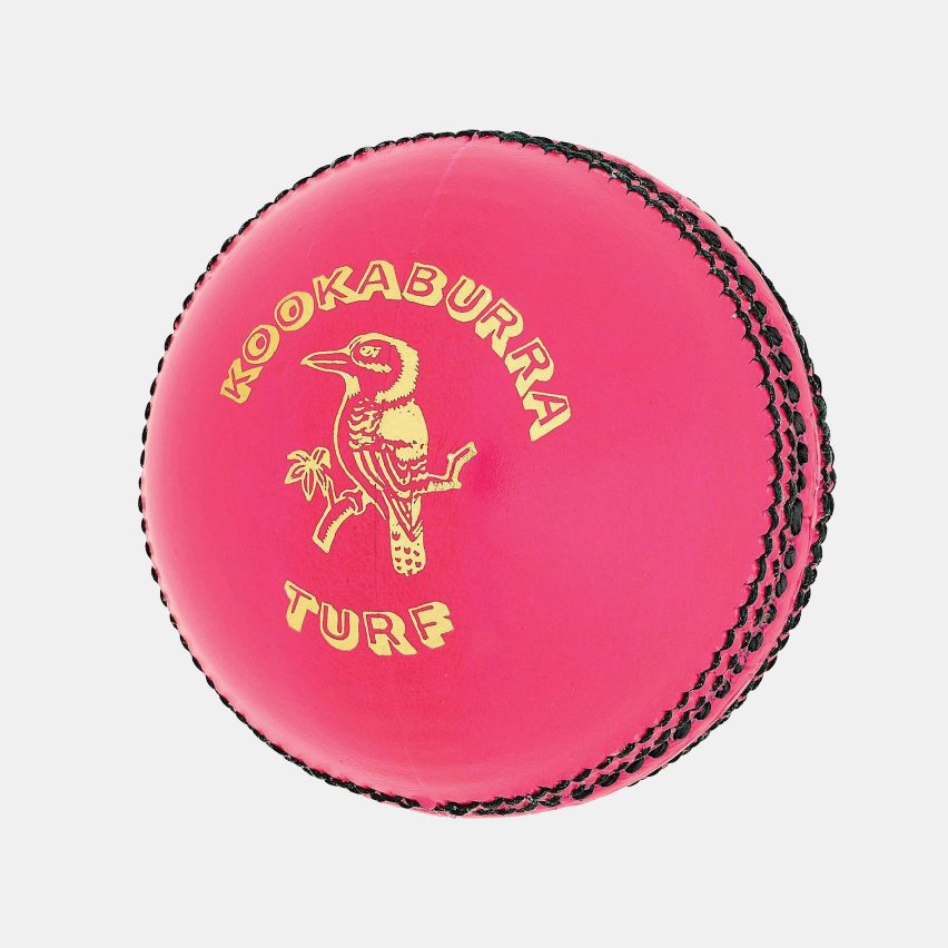 Palla da cricket rosa
