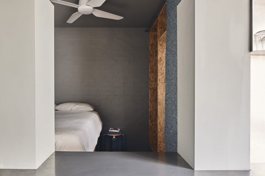Bedroom of apartment in Melbourne by Studio Edwards