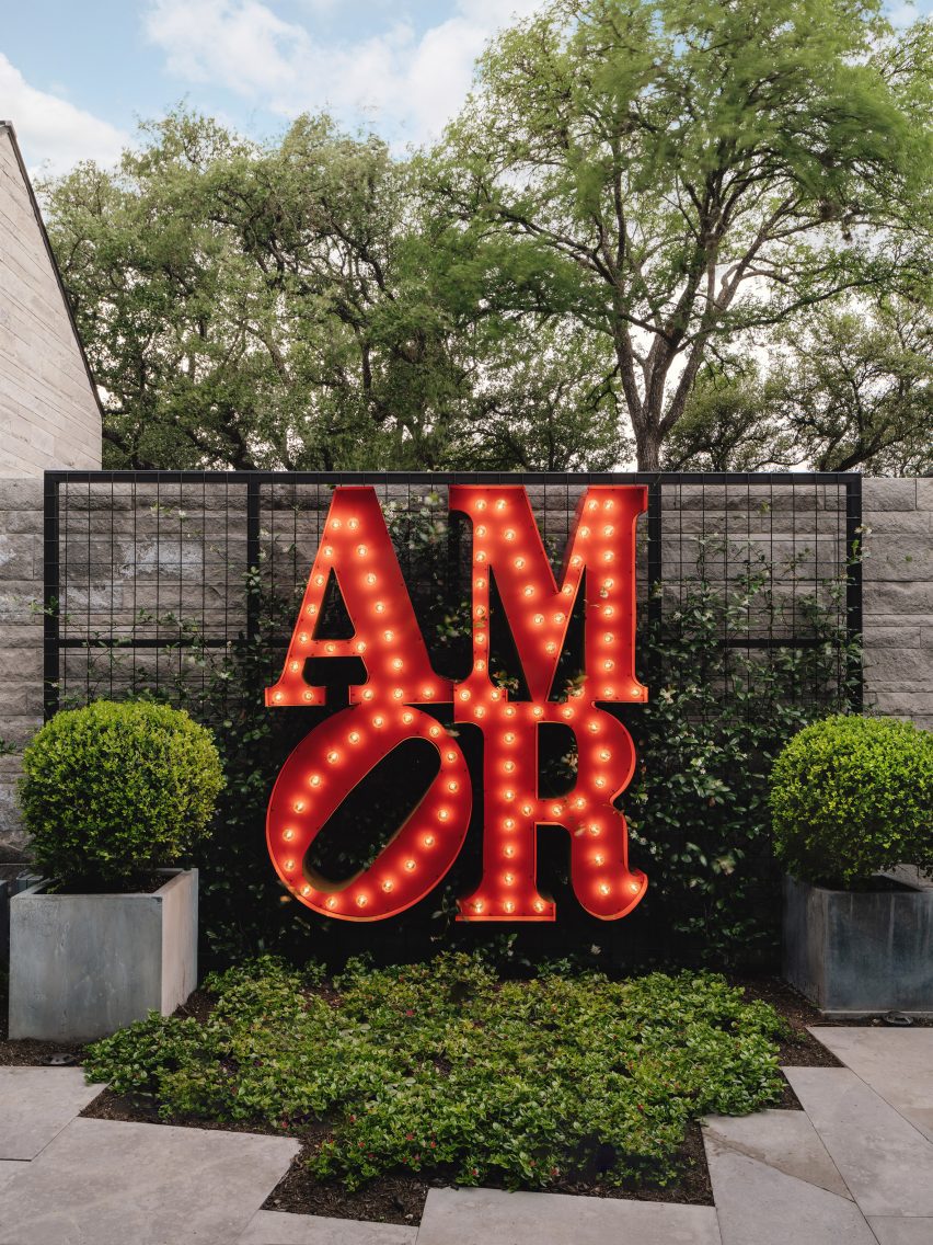 neon "amour" signboard