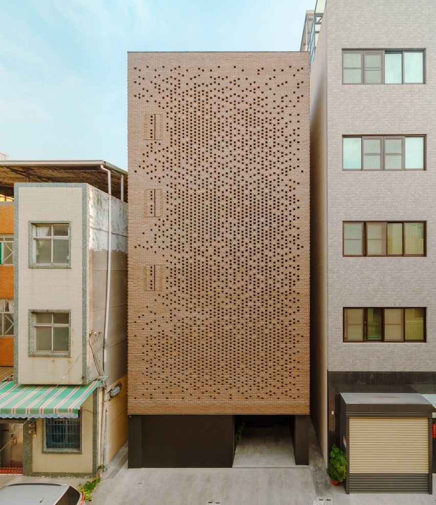 Front elevation of Veil House in Taiwan by Paperfarm