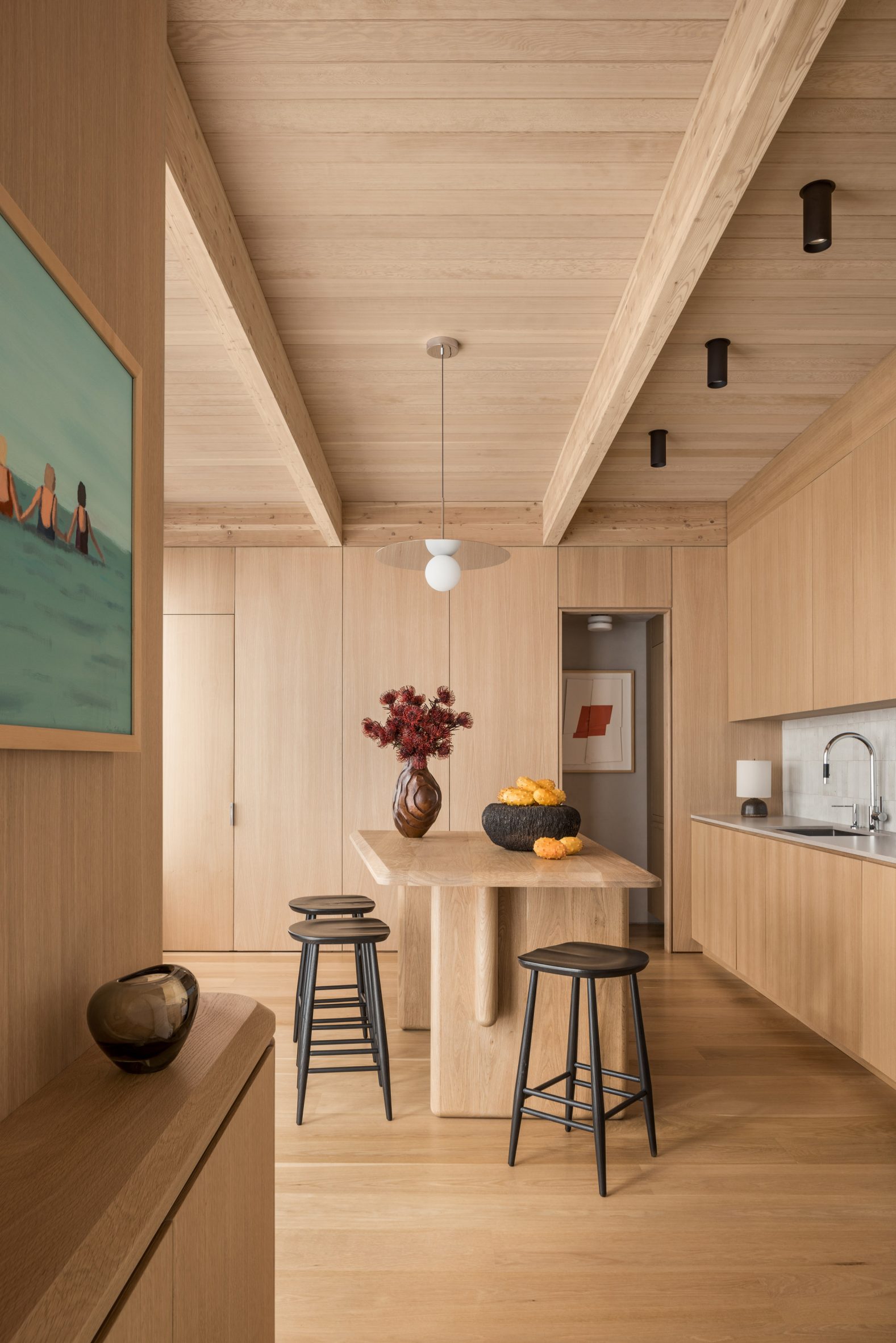 Kitchen interior of The Amagansett Beach House, USA, by Starling Architecture and Emily Lindberg Design