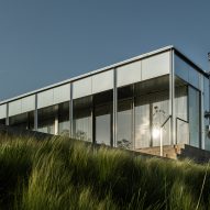 Exterior of Clifftop House by Kontextus