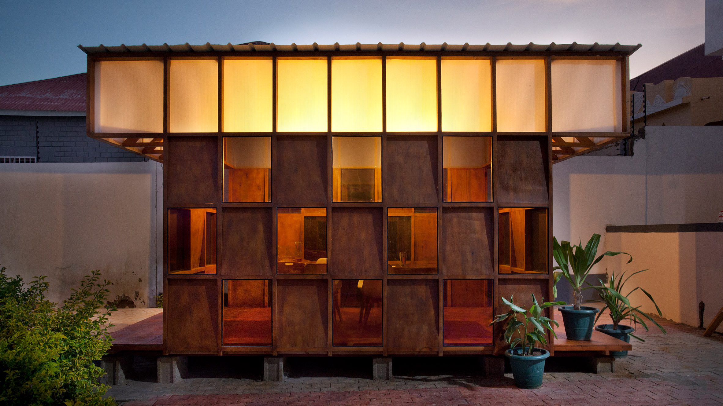 Modern, Rustic Sensation Of Garden House in El Salvador by Cincopatasalgato  - CAANdesign