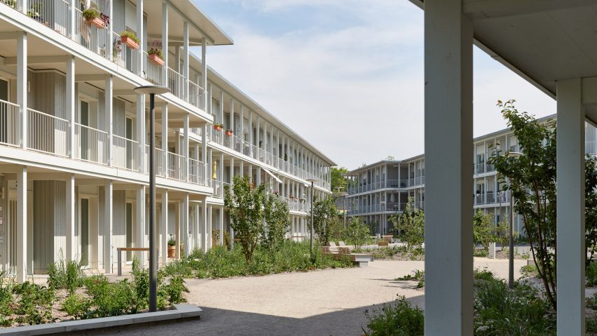 Andreasgaerten housing with communal garden by Dorschner Kahl Architects and Heine Mildner Architects