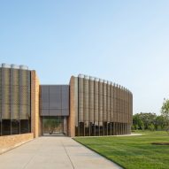 Chicago Park District Headquarters next to a park by John Ronan Architects