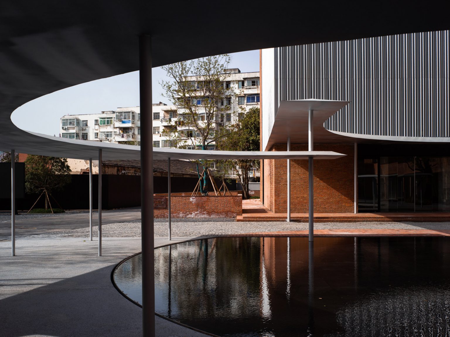 Mix Architecture refreshes Nanjing Combat Machinery Factory with red ...