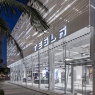 Tesla showroom in California with facade panels by NOWN