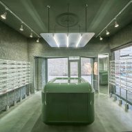 El Departamento designs Barcelona eyewear store as a "challenging visual exercise"