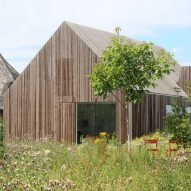 Ten modern barn houses from Dezeen's Pinterest