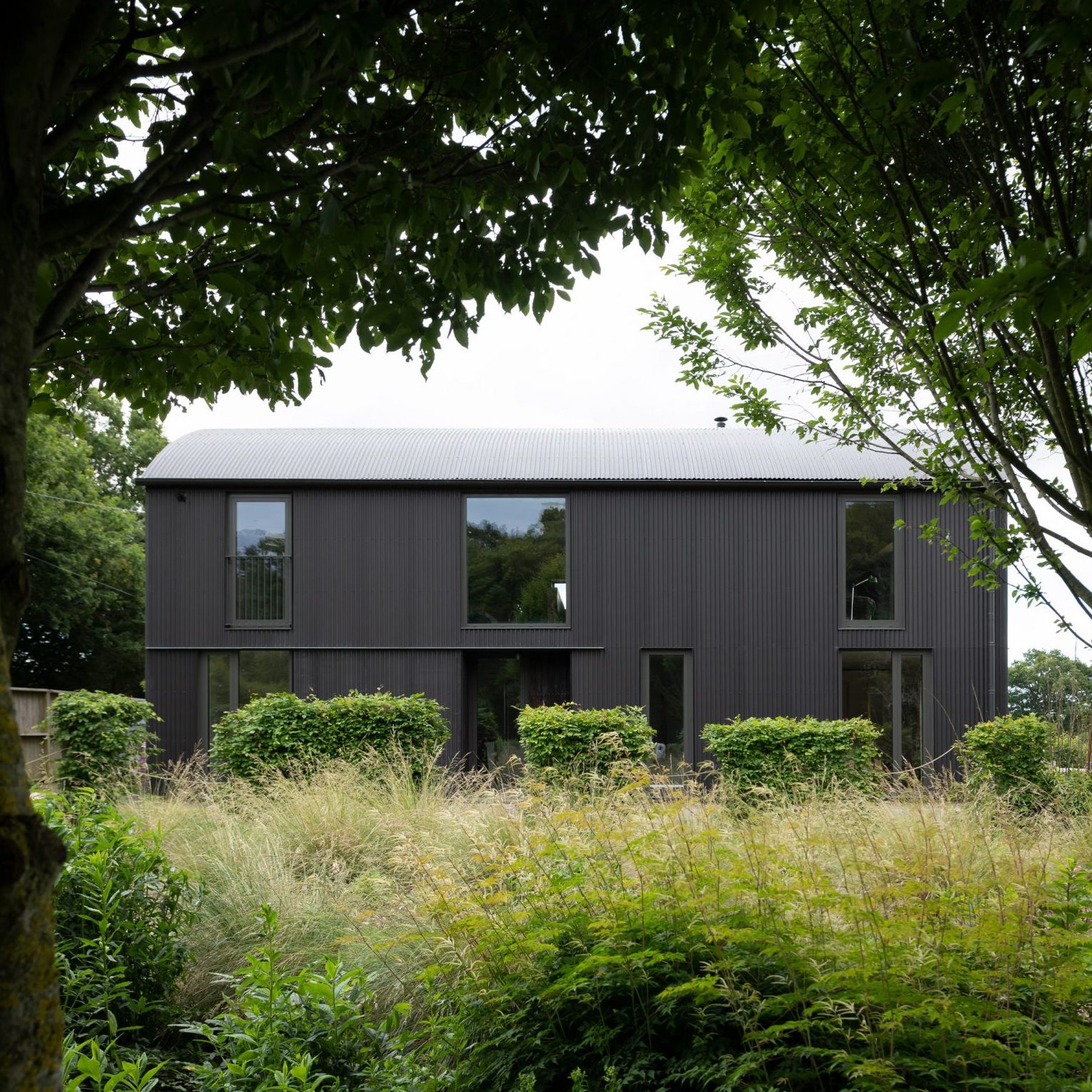 Sandy Rendel Architects barn house in West Sussex