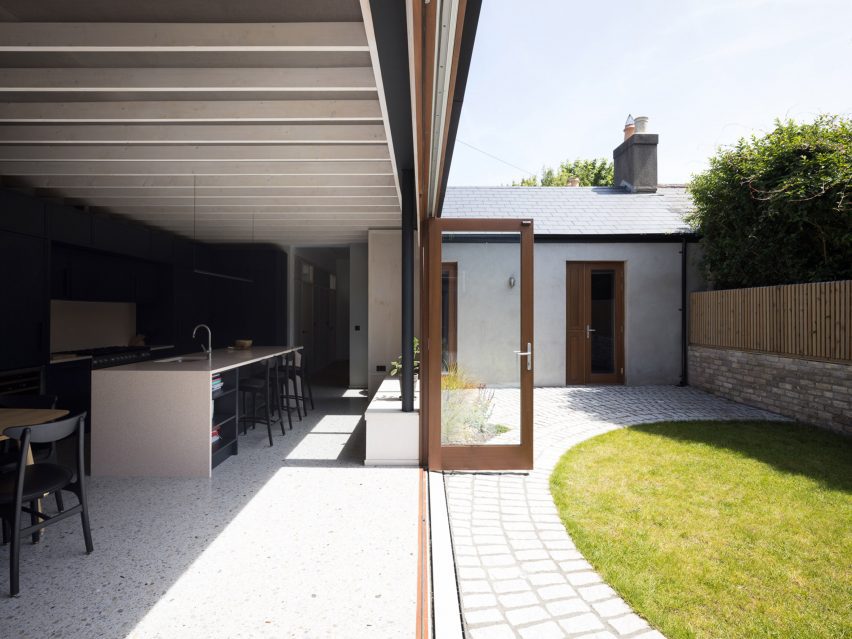 Residential extension by Scullion Architects