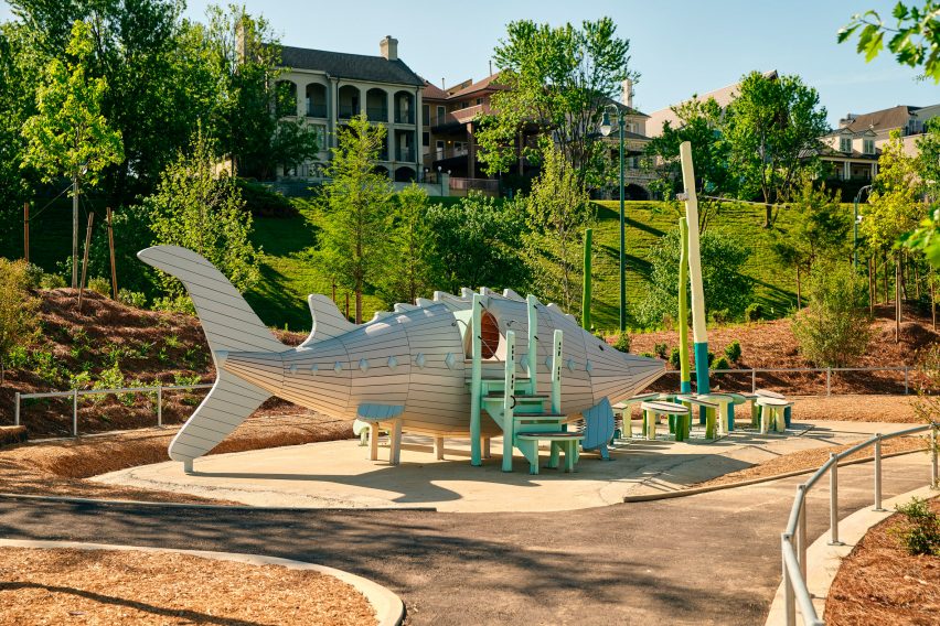 Fish-shaped playground structure