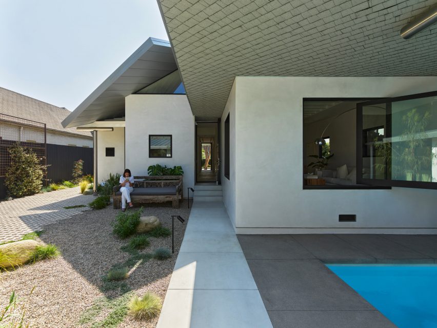 Stucco and asphalt-rendered house in Los Angeles