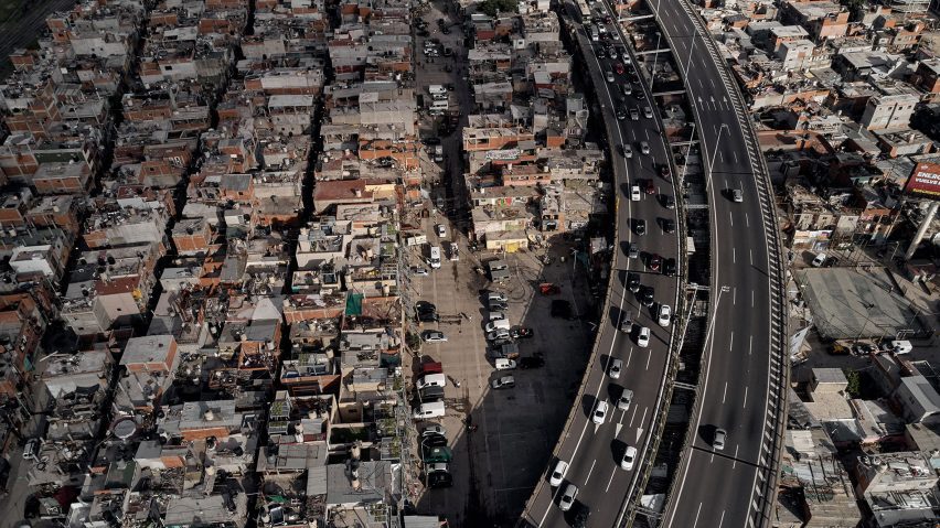 Aerial view of highway and houses in Villa 31 photography by Cristóbal Palma