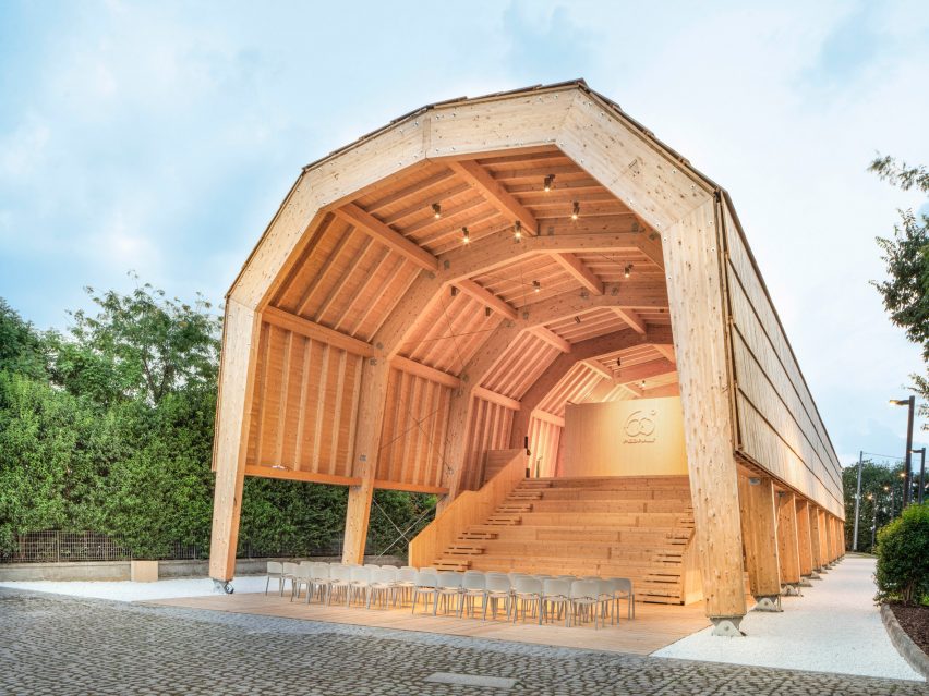 Pedrali's wooden pavilion 