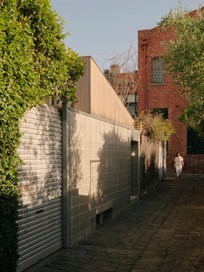Extension at the Sunday house in Melbourne by Architecture Architecture