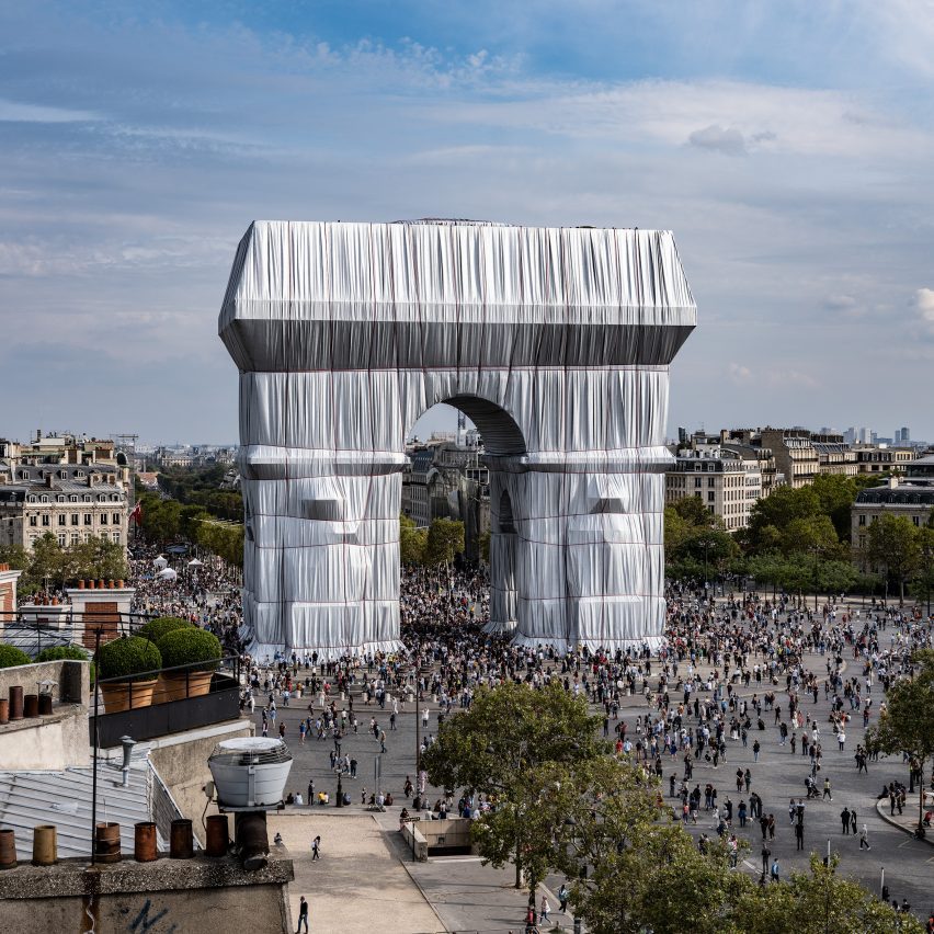 Christo and Jeanne-Claude's L'Arc de Triomphe Wrapped