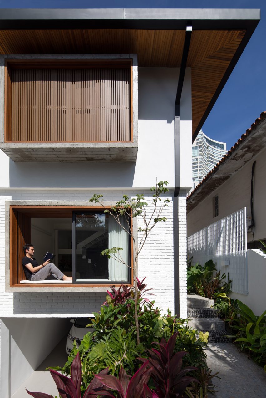 Casa Yuji in Sao Paulo by Goiva with window seats