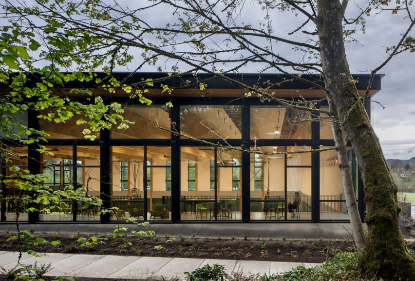 Sports centre with glazed facade at Oregon Episcopal School