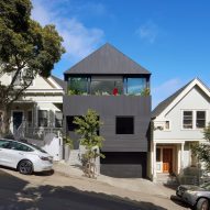 Mork-Ulnes creates black San Francisco house to be "laboratory" for creative work