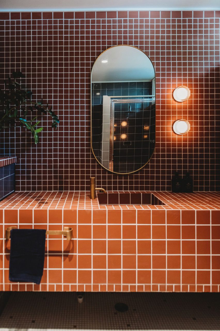 Bathroom of ،use in Orange, New South Wales, by PW Architecture Office