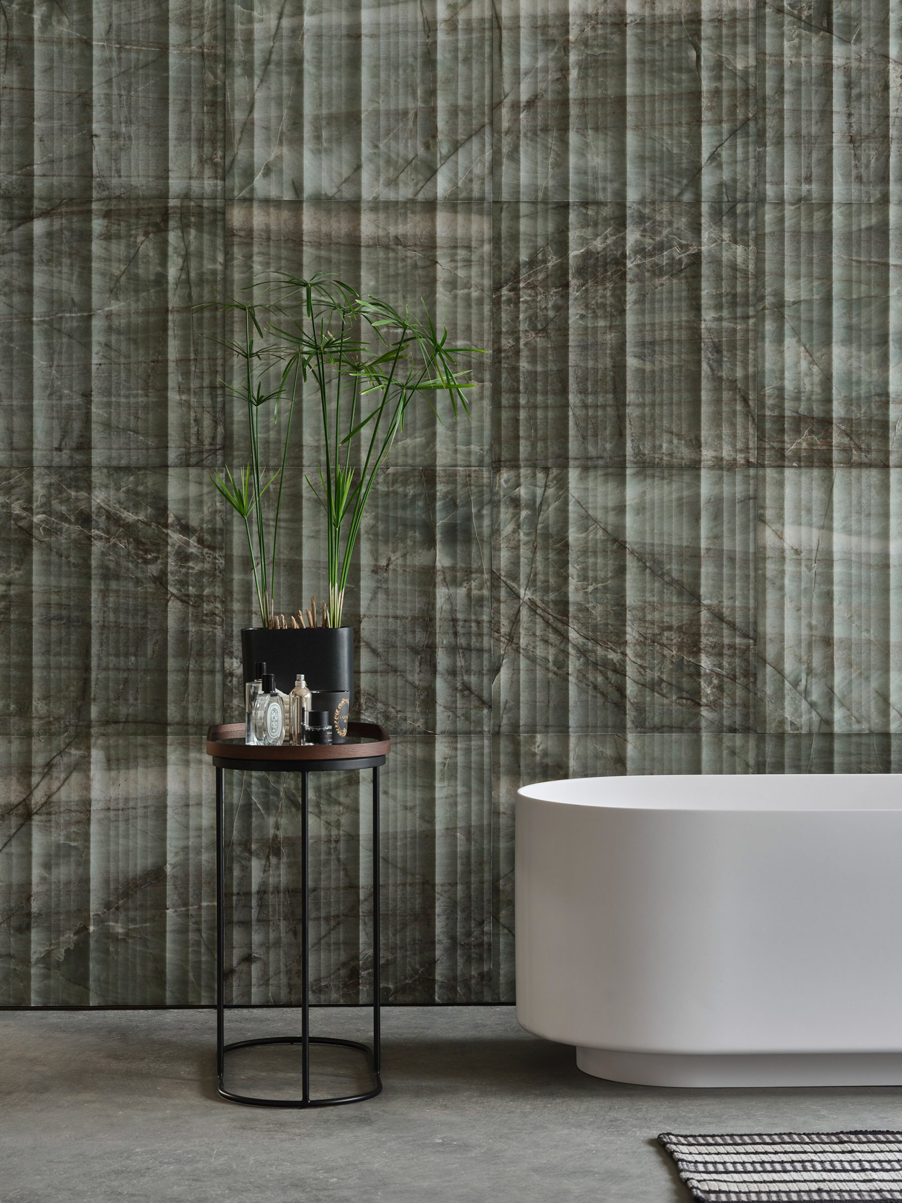 Plissé wall cover made from marble