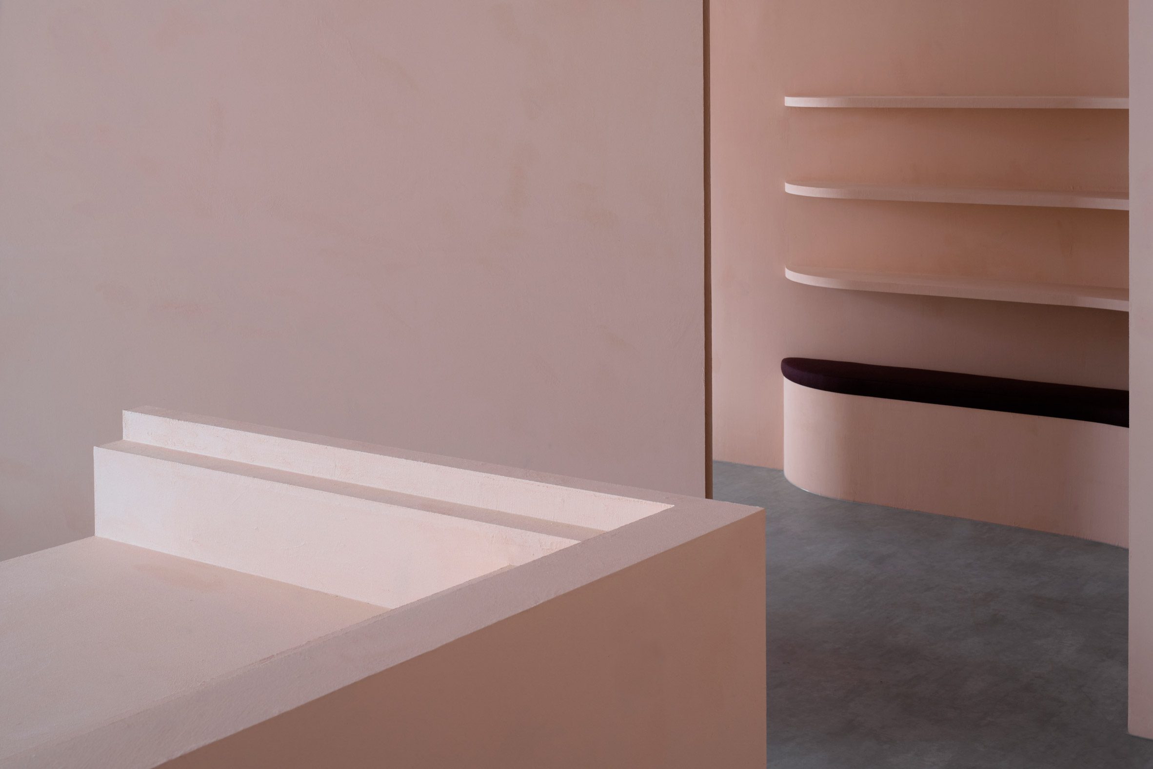 Details of the pink plaster elements within the student centre