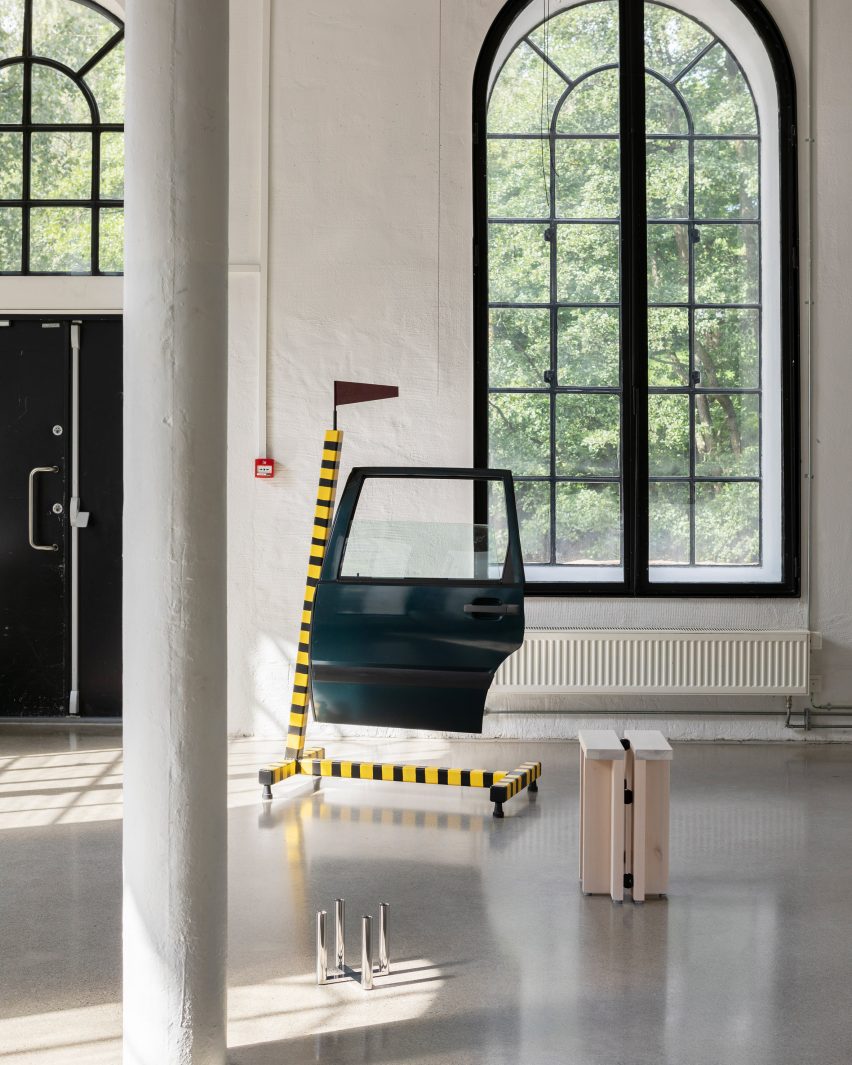 Edvin Klasson created a partition screen out of an old car door