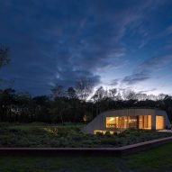 The Under The Ground House by WillemsenU at night